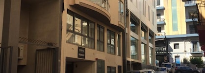 Onyx Suites & Apartments