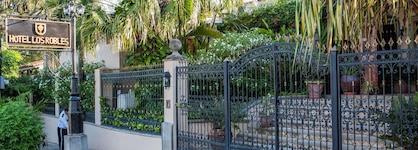 Hotel Los Robles