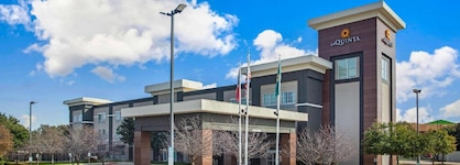 La Quinta Inn & Suites By Wyndham Austin Nw Lakeline Mall