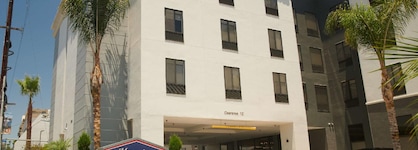 Hampton Inn & Suites Los Angeles Sherman Oaks