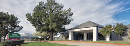 Courtyard By Marriott Dallas Arlington Entertainment Dist