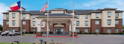 Best Western Plus Lake Dallas Inn & Suites