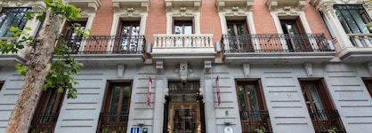 Petit Palace Lealtad Plaza