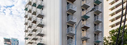 Shoreline Hotel Waikiki