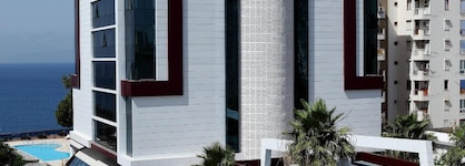 La Brisa Hotel