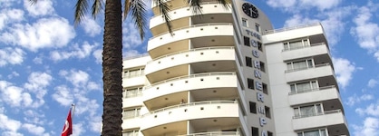 The Corner Park Hotel