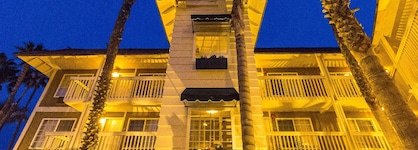 Ramada By Wyndham Costa Mesa Newport Beach