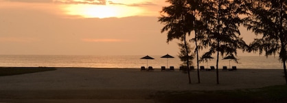 Wanakarn Beach Resort & Spa