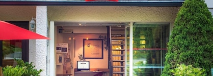 B&B Hotel Niort Sud Venise Verte