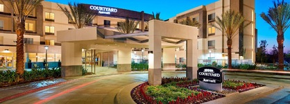 Courtyard By Marriott Long Beach Airport