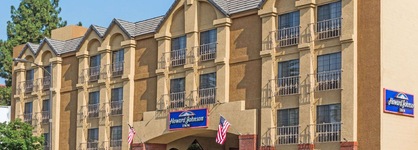 Howard Johnson By Wyndham Pasadena