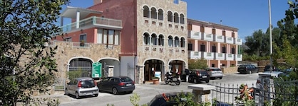 Albergo Residenziale Gli Ontani (Hotel and Residence)