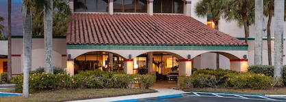 Ramada By Wyndham West Palm Beach Airport