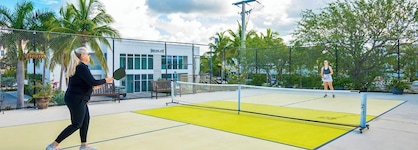 Naples Park Central Hotel
