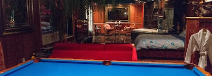 Mariaggi's Theme Suite Hotel & Spa