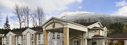 Super 8 By Wyndham Revelstoke Bc