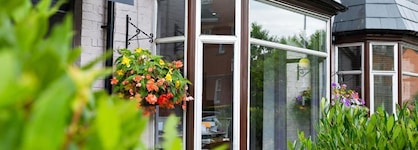 Cambridge House Hotel