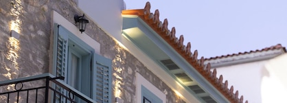 999 Luxury Hotel