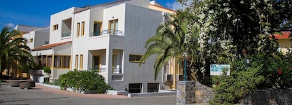 Lycasti Maisonettes