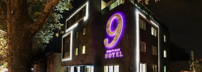 Hotel 9