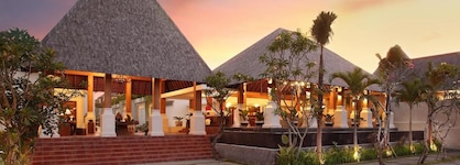 Villa Kayu Raja