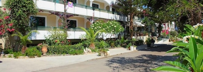 Trefon Hotel Apartments And Suites