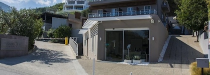 Ionian Eye Design Studios & Spa
