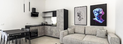 Nostos Rooms & Apartments