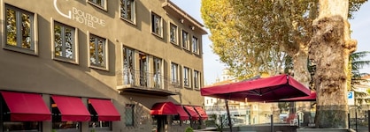 The Glam Boutique Hotel & Apt