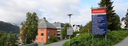 Enter St. Elisabeth Hotel