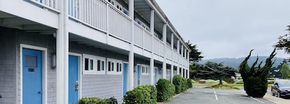 Monterey Bay Lodge