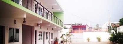 Hotel & Suites Mo Sak