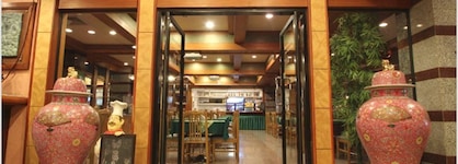 Raya Grand Hotel