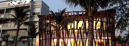 Le Coral Beach Resort And Cafe