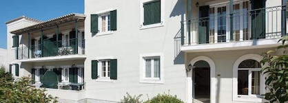 Balaris Apartments