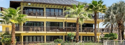 Lionsdive Beach Resort