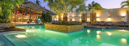 Trupial Hotel & Casino