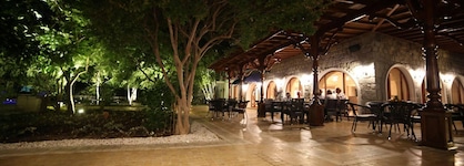 Lill Maison Hotel & City Club