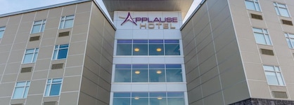 Applause Hotel By Clique