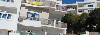 Ericeira Chill Hill Hostel & Private Rooms