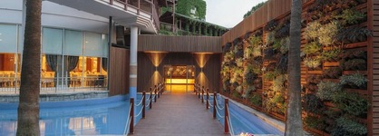 Dobedan World Palace