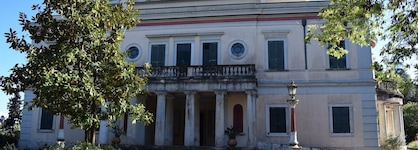 Garitsa Bay Apartment