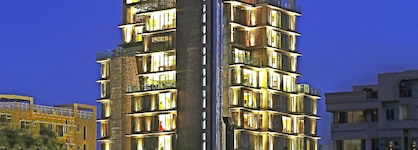 Six Seasons Hotel