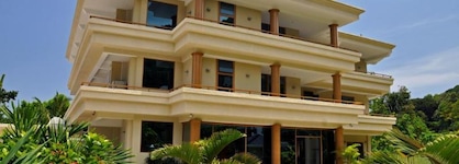 Crown Beach Hotel