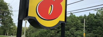 Super 8 By Wyndham Kingston