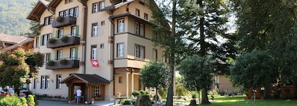 Alpenrose Hotel And Gardens