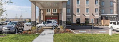 Comfort Inn And Suites Calgary Airport North