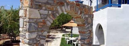 Agia Anna Hotel