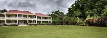 Sheraton Samoa Aggie Grey's Hotel & Bungalows