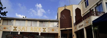Sai Rock Beach Hotel & Spa